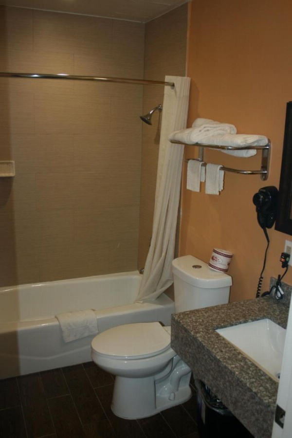 Deluxe Inn Hawthorne/ LAX image 11