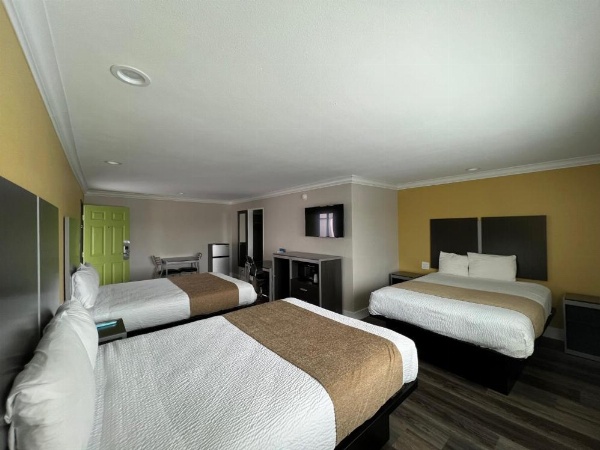 Deluxe Inn Hawthorne/ LAX image 14