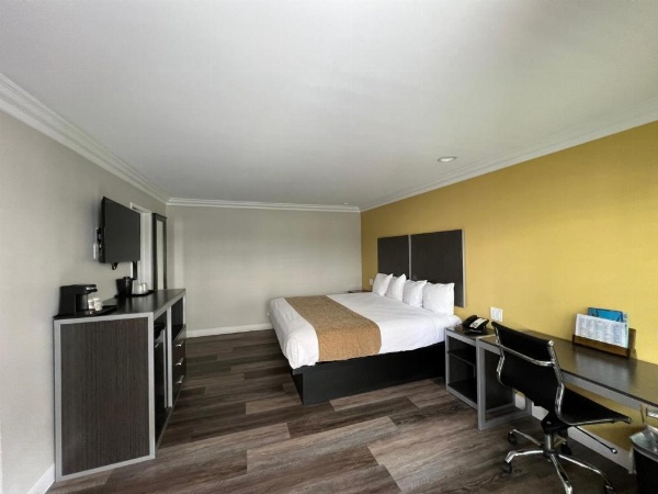 Deluxe Inn Hawthorne/ LAX image 21