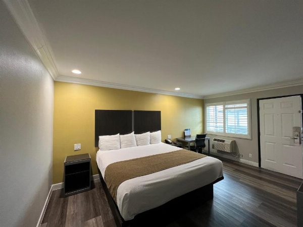 Deluxe Inn Hawthorne/ LAX image 22