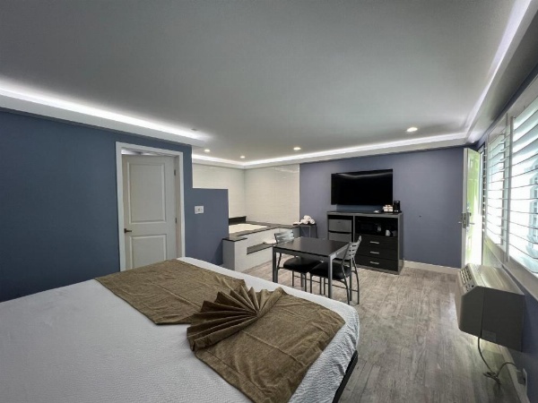 Deluxe Inn Hawthorne/ LAX image 47