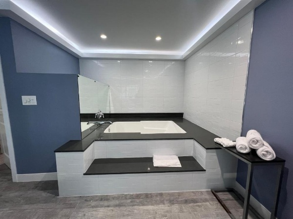 Deluxe Inn Hawthorne/ LAX image 49